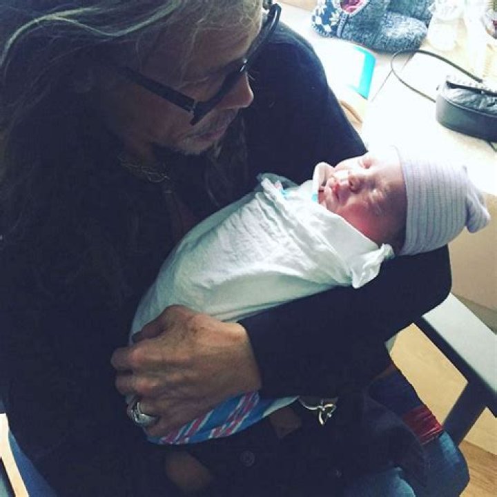 Mia Tyler welcomes her baby boy together with her boyfriend Dan Halen; Shares the adorable picture of baby and his grandfather Steven Tyler holding him