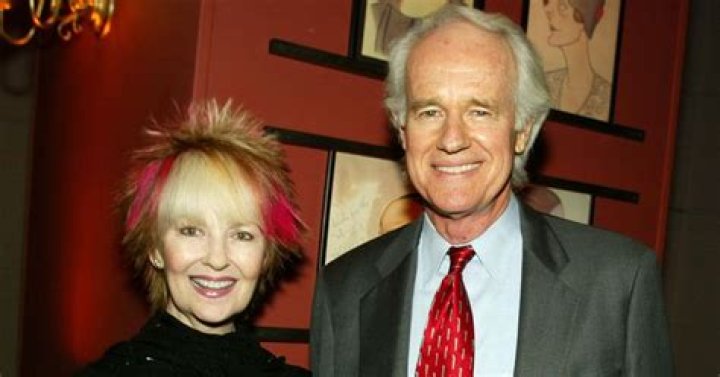 Mike Farrell - Age, Family, Bio