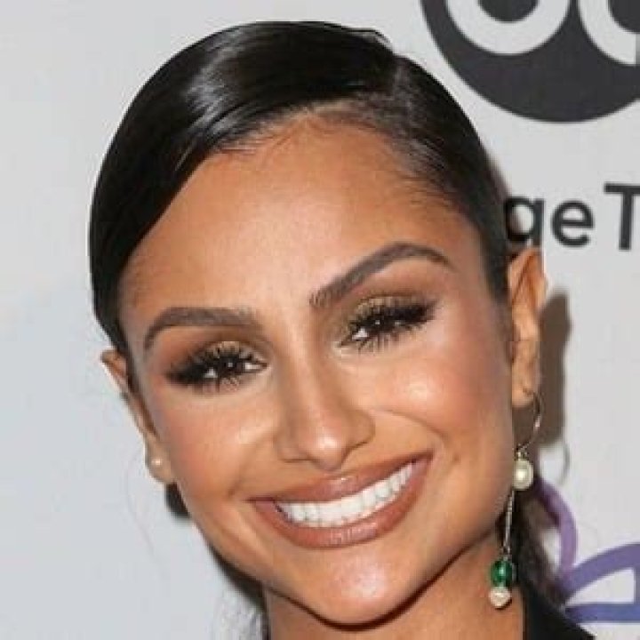Nazanin Mandi - Age, Family, Bio