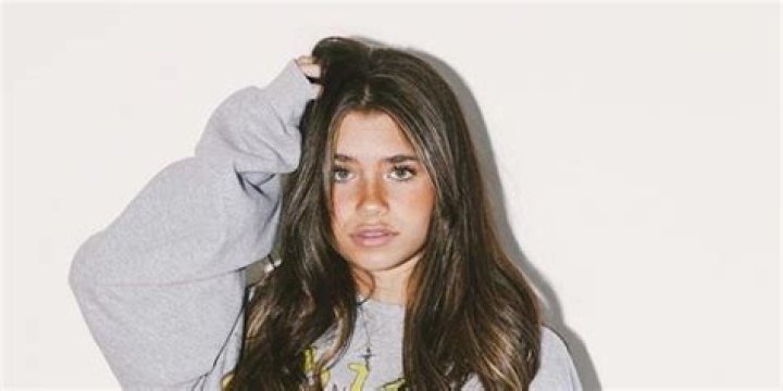 Nessa Barrett - Age, Family, Bio