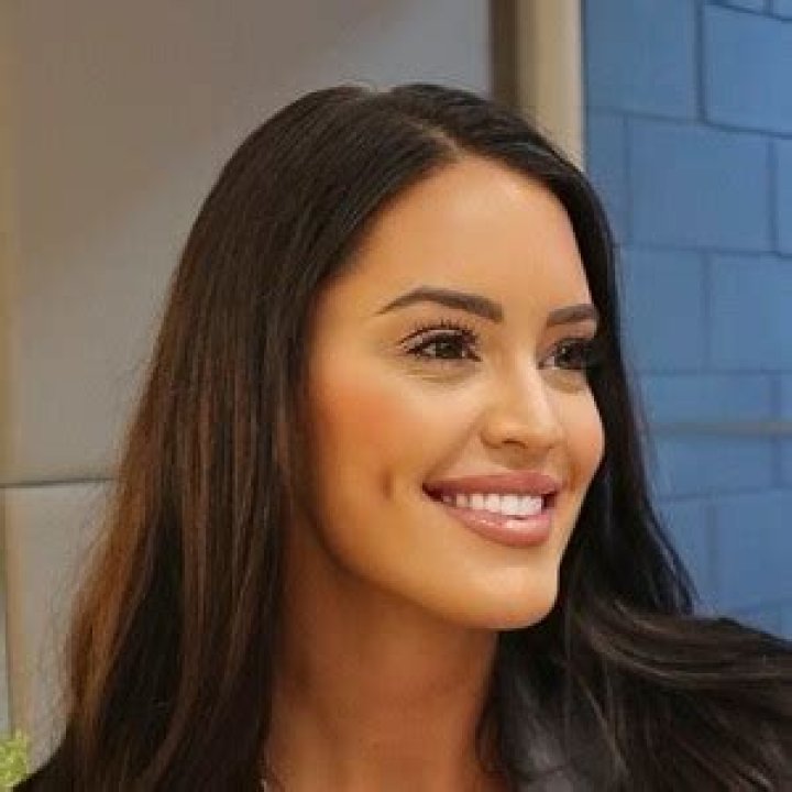 Rachel Stuhlmann - Age, Family, Bio