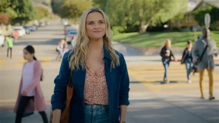 
Reese Witherspoon and Ashton Kutcher Play Best Friends Who Swap Lives in ‘Your Place or Mine’ Trailer 