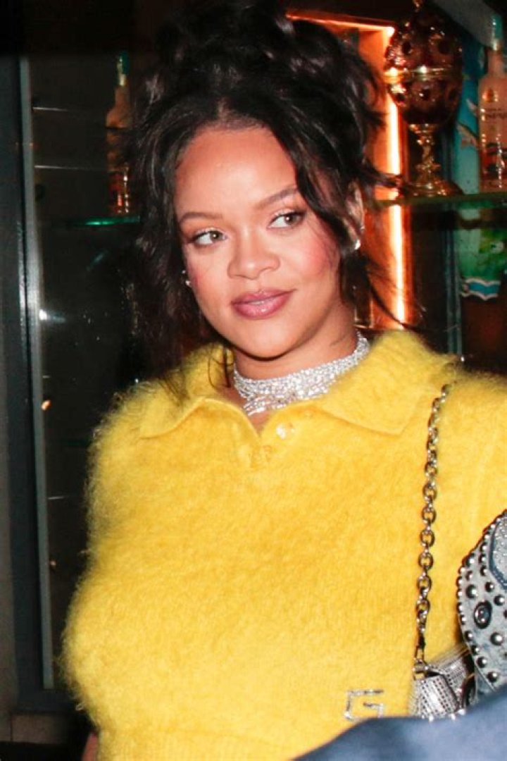 Rihanna Steps Down as CEO of Savage X Fenty After Five Years!