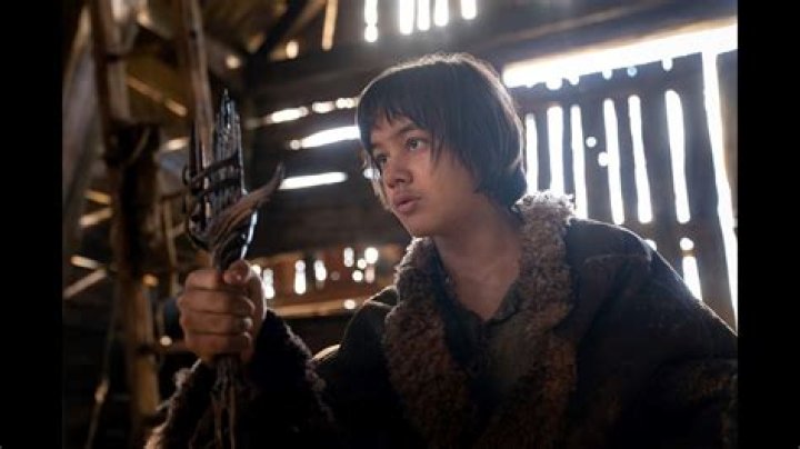 
‘Rings of Power’ Premiere: Tyroe Muhafidin On Theo’s Attraction To Sauron’s Sword 