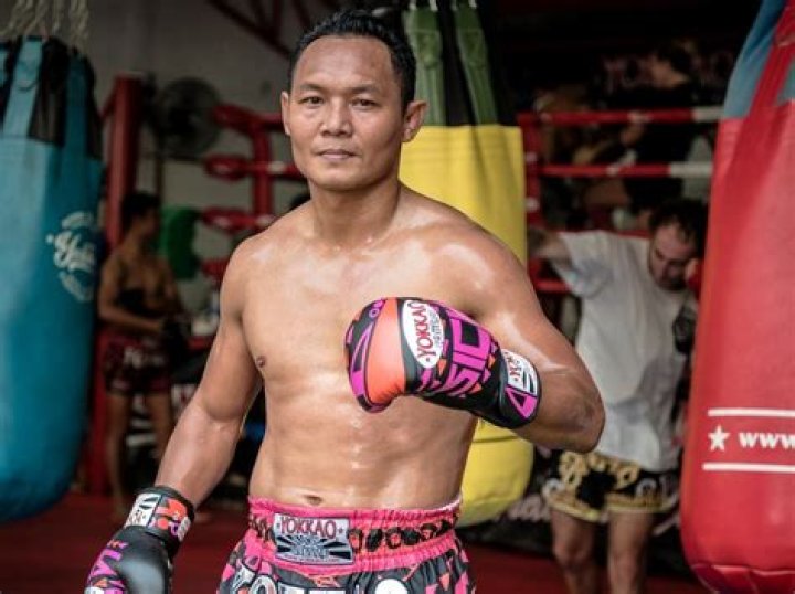 Saenchai - Age, Family, Bio