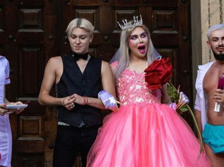 Superfan Of BTS, Oli London Wants To Look Like Jimin; Dr. Phill Encourages To Love Himself!