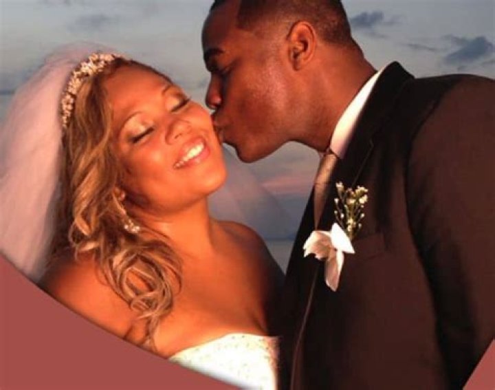 Tara Setmayer always keeps her married life away from media. Has she include her husband’s name in her bio?