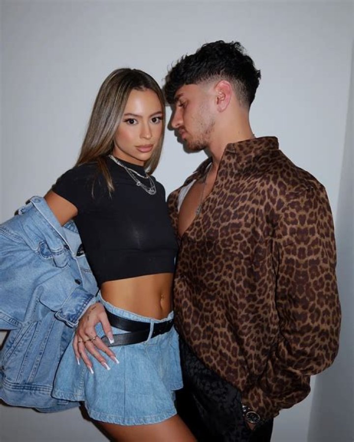 Too Hot to Handle Kayla Richart age, Instagram, TikTok, job, and more