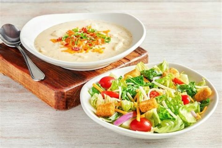 What goes first soup or salad?