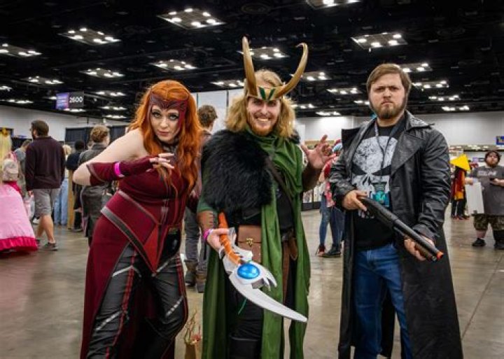 Whitney Avalon - Age, Family, Bio