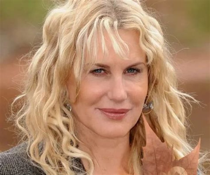 Who are Daryl Hannah parents?