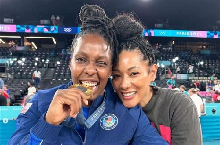 
Who Is Tipesa Mercedes Moorer? Facts About Chelsea Gray Wife 