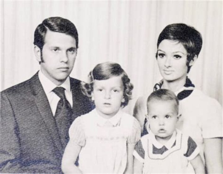 Who was Naomi Judd’s first husband Michael C. Ciminella?