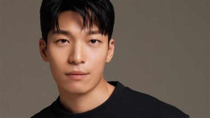 Wi Ha-joon - Age, Family, Bio