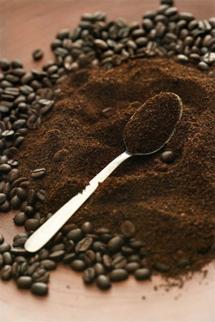 Will coffee grounds deter moles?